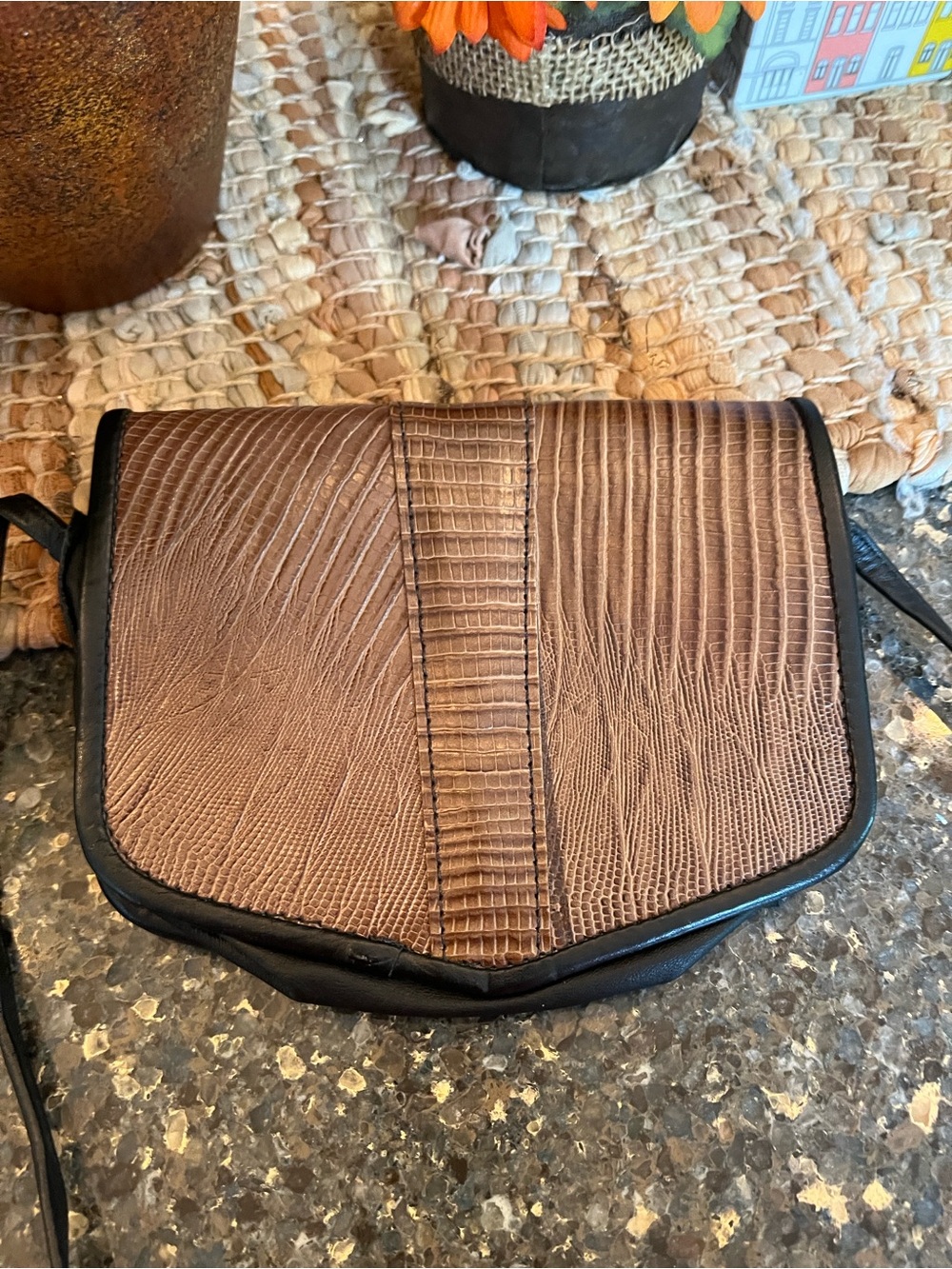 Crossbody Bag in Brown Textured Leather